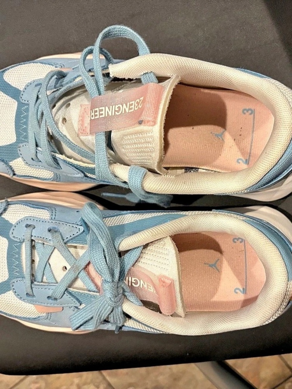 Jordan 1 Low SE Girls US 7 Blue & White Sneakers